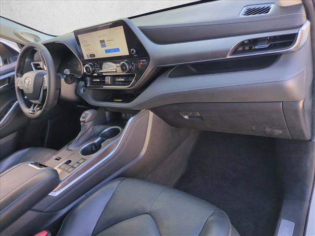 Used 2023 Toyota Highlander Limited AWD/4WD image 22