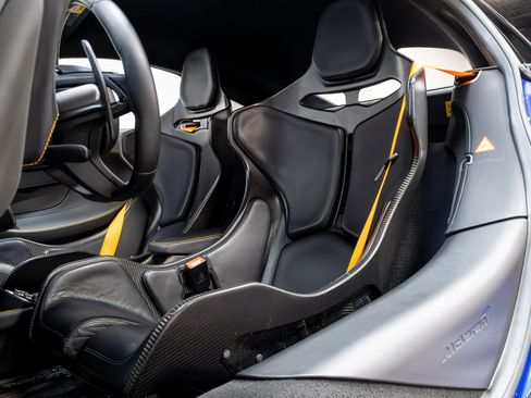 Used 2019 McLaren 600LT RWD image 7