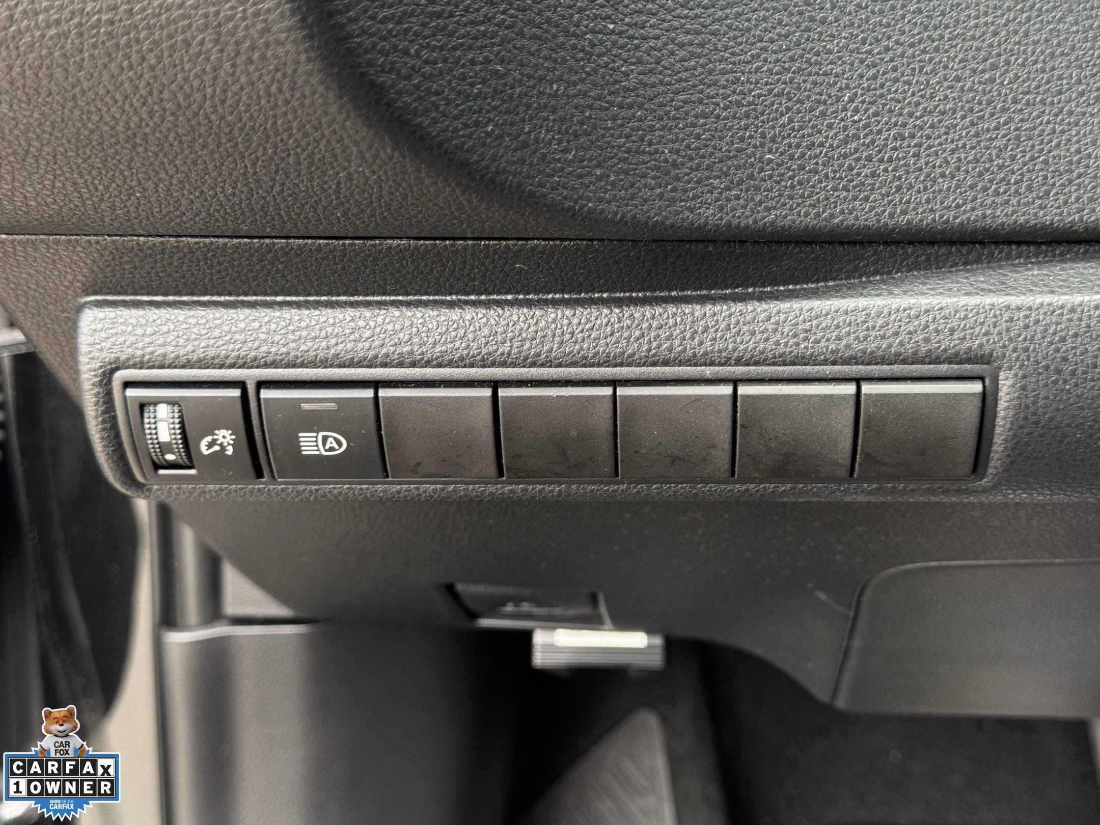 Used 2020 Toyota Corolla LE FWD image 23