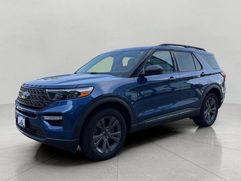 Used 2021 Ford Explorer XLT w/ Equipment Group 202A AWD/4WD image 5