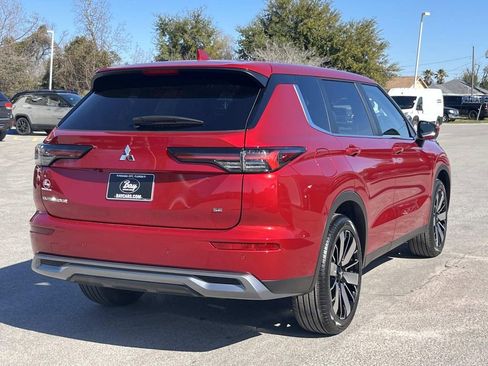 New 2026 Mitsubishi Outlander SE image 4