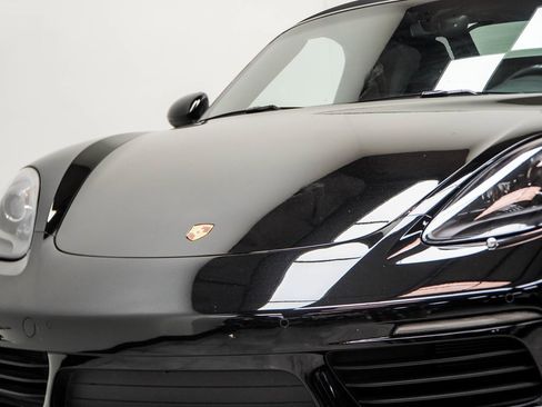 Used 2021 Porsche 718 Boxster image 3