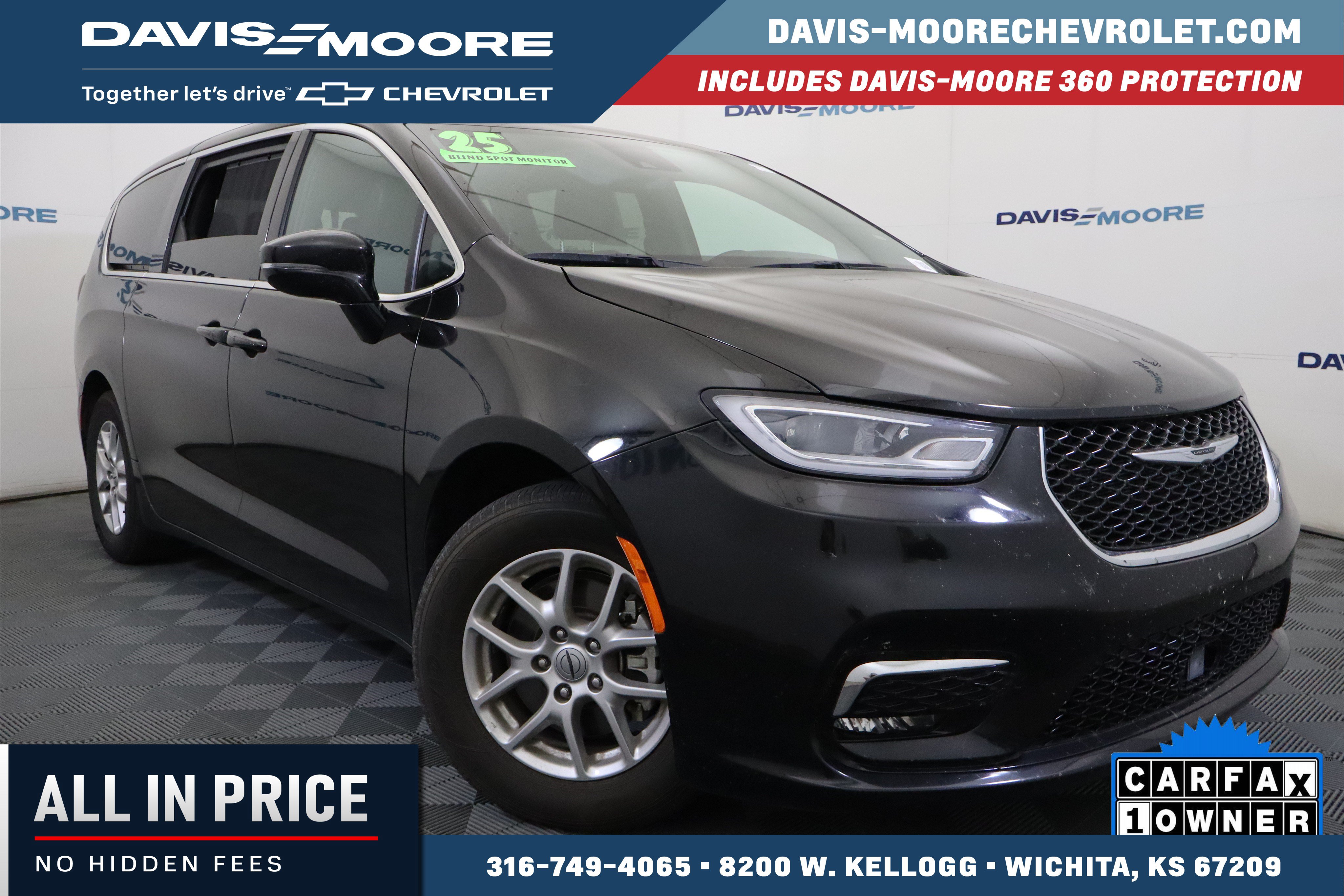 Used 2025 Chrysler Pacifica Select FWD image 1