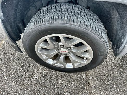 Used 2018 GMC Sierra 1500 SLT AWD/4WD image 3