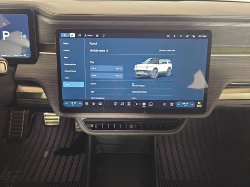Used 2023 Rivian R1S Adventure image 29
