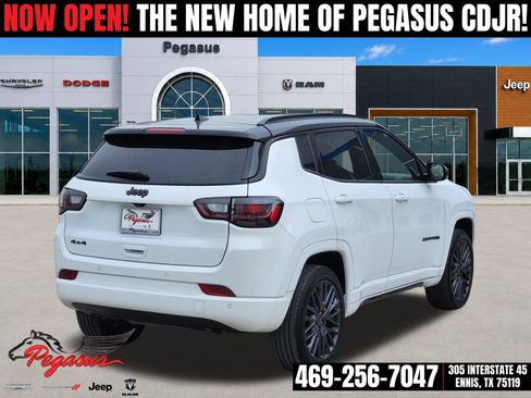 Used 2024 Jeep Compass Limited w/ High Altitude Package AWD/4WD image 5