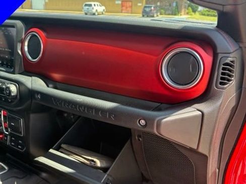 Used 2018 Jeep Wrangler Unlimited Rubicon AWD/4WD image 33