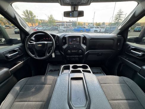 Used 2020 Chevrolet Silverado 2500 Custom w/ Custom Value Package AWD/4WD image 2