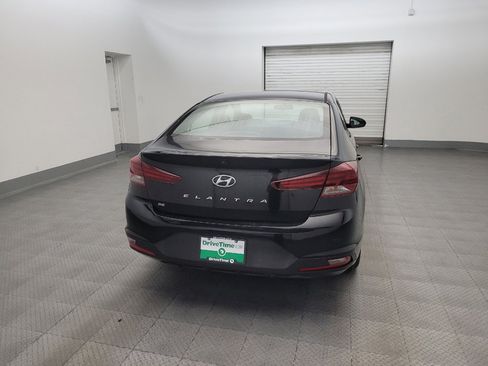 Used 2019 Hyundai Elantra SE w/ Cargo Package FWD image 7