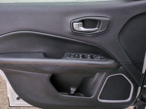 Certified 2018 Jeep Compass Limited image 30