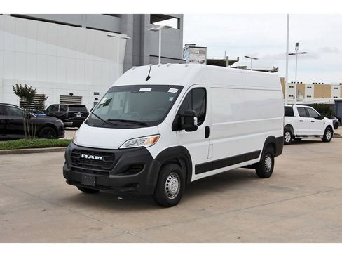 Used 2024 RAM ProMaster 2500 image 3