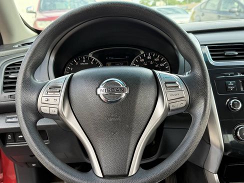 Used 2014 Nissan Altima 2.5 S FWD image 10