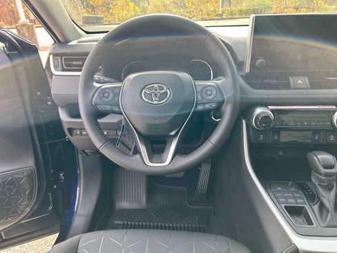 New 2025 Toyota RAV4 XLE image 21