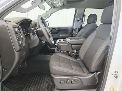 Used 2024 Chevrolet Silverado 1500 Custom w/ Dark Appearance Package image 8