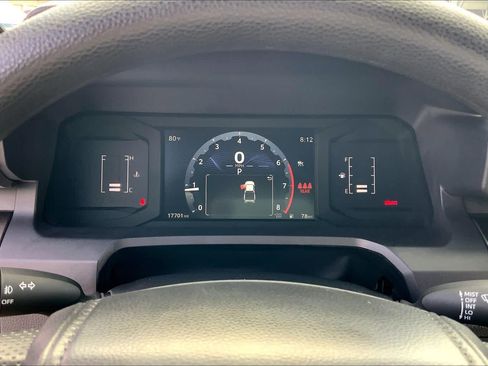 Used 2025 Toyota Tacoma SR5 AWD/4WD image 25