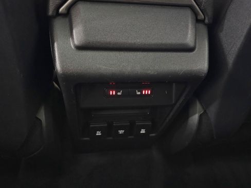 Used 2019 Land Rover Discovery Sport HSE AWD/4WD image 30