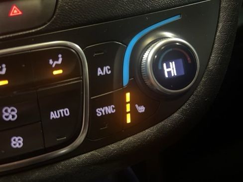 Used 2023 Chevrolet Malibu LT image 32