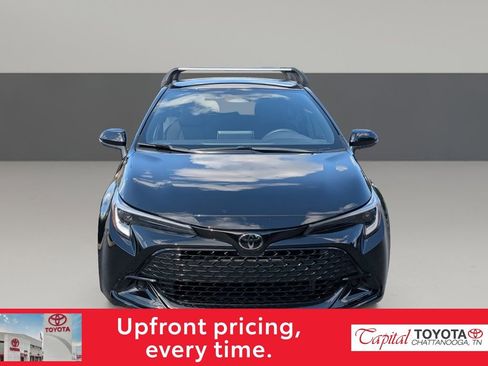 Used 2025 Toyota Corolla Hatchback w/ SE Package FWD image 3