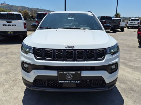 Used 2026 Jeep Compass Latitude AWD/4WD image 2