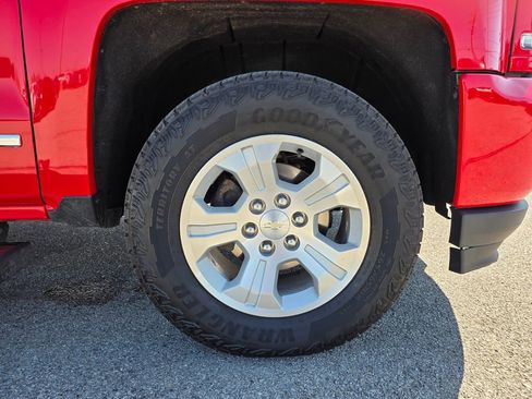 Used 2018 Chevrolet Silverado 1500 LTZ Z71 image 30
