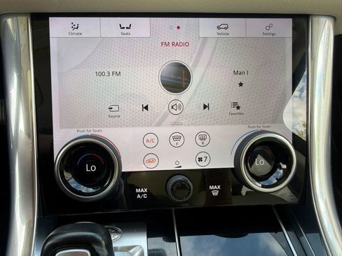 Used 2019 Land Rover Range Rover Sport HSE AWD/4WD image 26