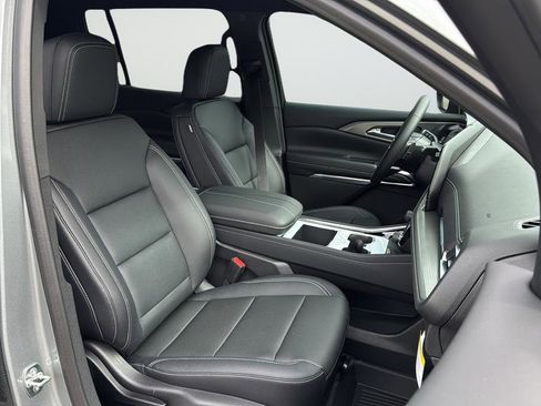 New 2026 Chevrolet Traverse LT w/ LPO, Floor Liner Package FWD image 10