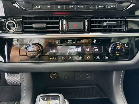 Used 2023 Nissan Pathfinder SL w/ Lighting Package (N92) AWD/4WD image 16