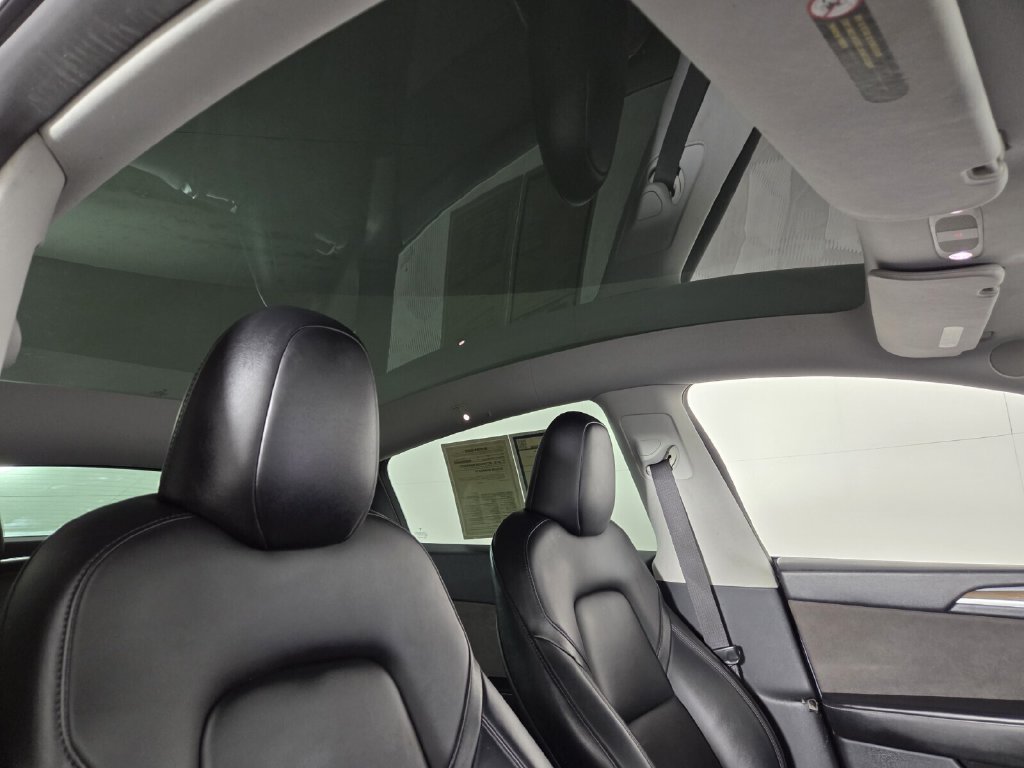 Used 2023 Tesla Model Y AWD image 30
