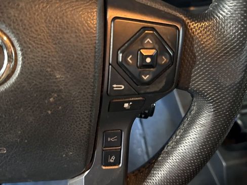 Used 2020 Toyota Tacoma TRD Sport image 35