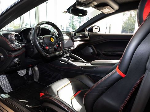 Used 2018 Ferrari GTC4Lusso AWD/4WD image 29