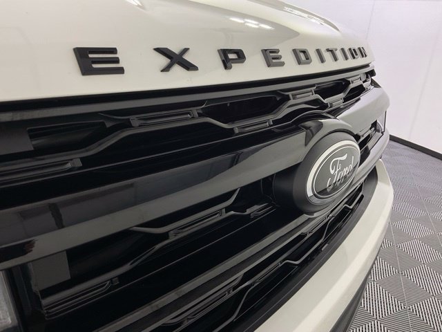 Used 2023 Ford Expedition Limited AWD/4WD image 9