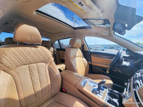 Used 2017 BMW 740i xDrive AWD/4WD image 46