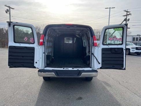 Used 2025 Chevrolet Express 2500 w/ Driver Convenience Package RWD image 13