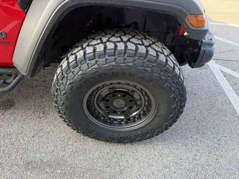 Used 2021 Jeep Wrangler Unlimited Rubicon w/ Steel Bumper Group image 15