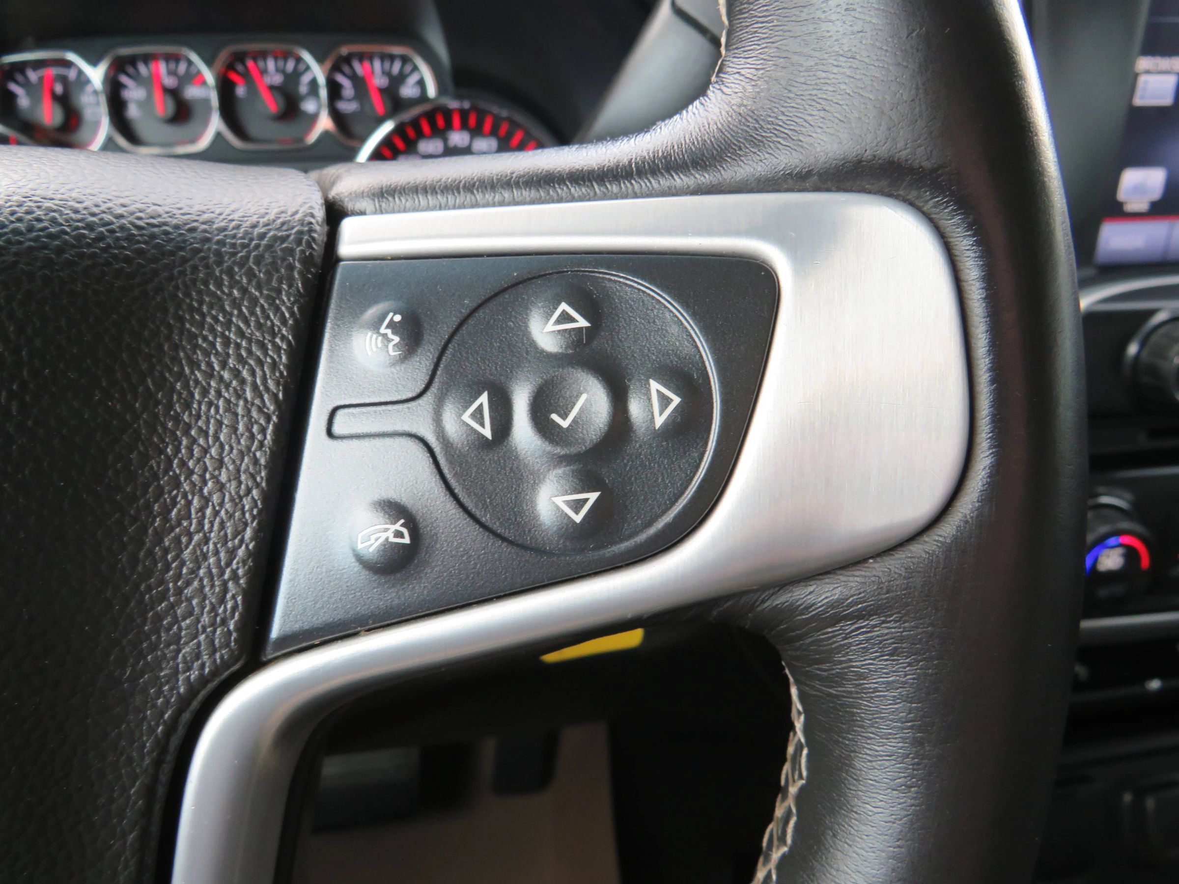 Used 2015 GMC Sierra 3500 SLT AWD/4WD image 17