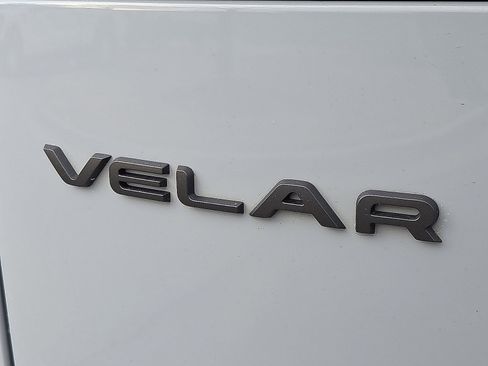 Used 2024 Land Rover Range Rover Velar Dynamic SE image 9