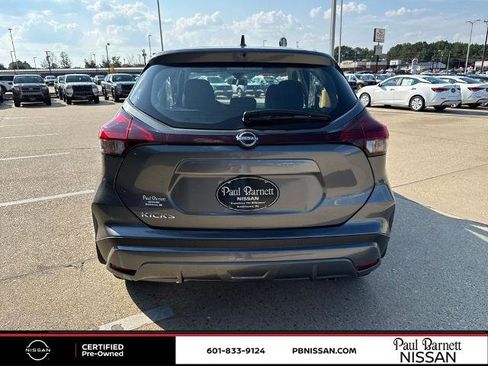 Certified 2025 Nissan Kicks Play S image 12