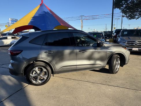 Certified 2025 Ford Escape ST-Line image 4