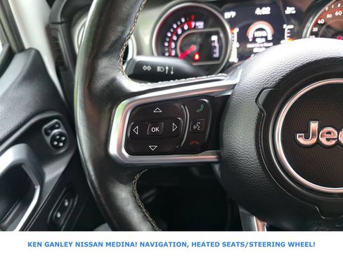 Used 2018 Jeep Wrangler Unlimited Sahara AWD/4WD image 31
