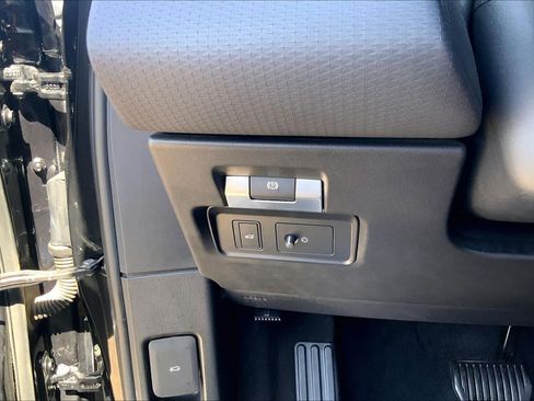 Used 2020 Land Rover Range Rover Evoque S AWD/4WD image 36
