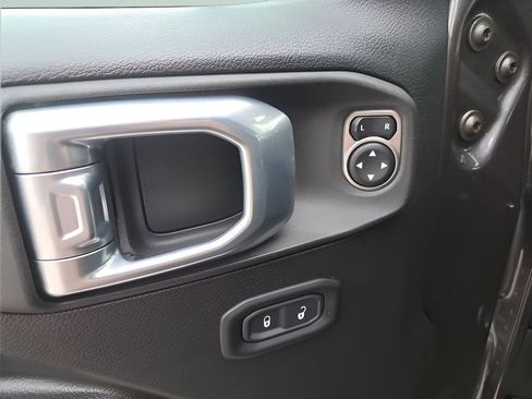 Used 2021 Jeep Wrangler Unlimited Sport image 13