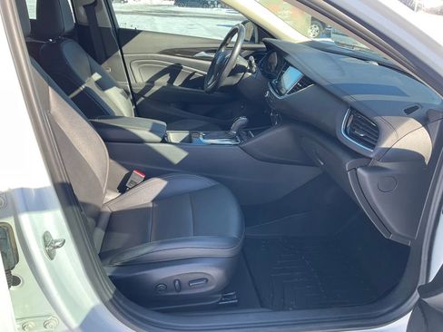 Used 2018 Buick Regal Essence w/ Driver Confidence Package #1 image 19