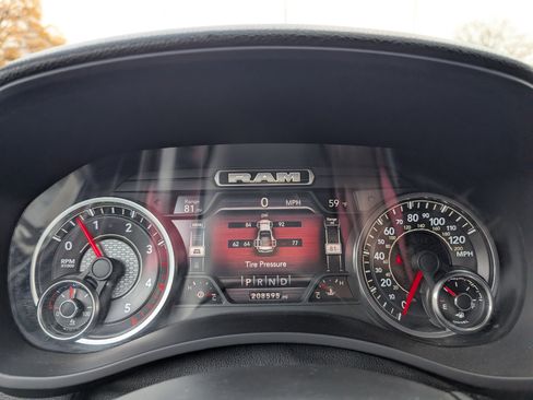 Used 2022 RAM 5500 Tradesman w/ Safety Group image 15