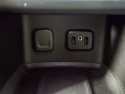 Used 2017 GMC Acadia SLE w/ Driver Alert Package I FWD image 26