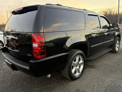 Used 2010 Chevrolet Suburban LTZ image 4