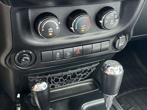 Used 2017 Jeep Wrangler Sport w/ Quick Order Package 24S AWD/4WD image 26