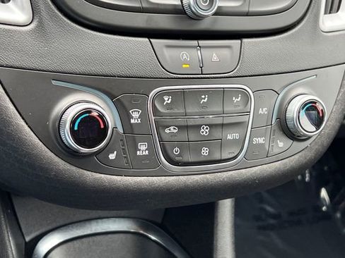 Used 2023 Chevrolet Malibu LT FWD image 25