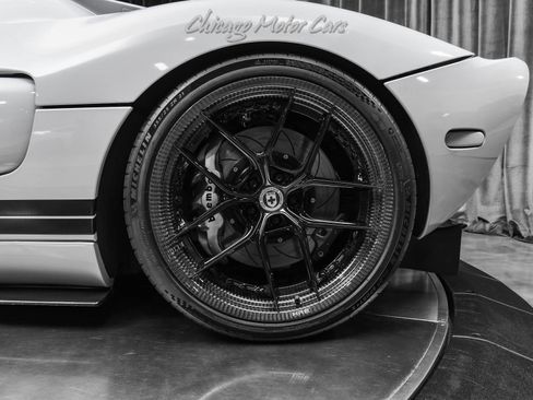 Used 2005 Ford GT RWD image 46