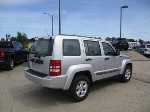 Used 2012 Jeep Liberty Sport AWD/4WD image 7