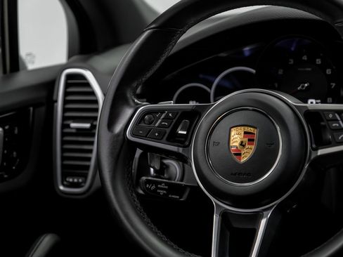 Used 2022 Porsche Cayenne image 15